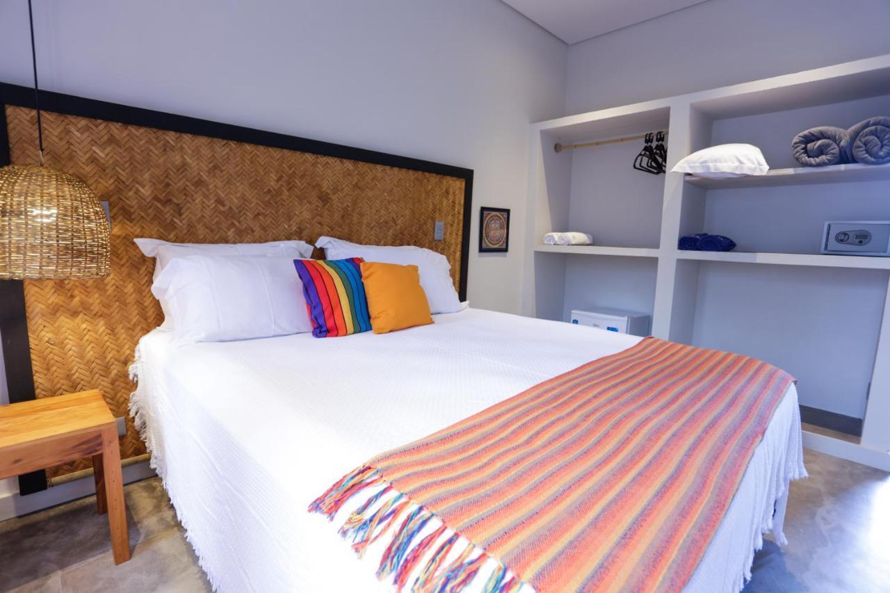 Quarto com Cama de Casal ou 2 de Solteiro e Varanda